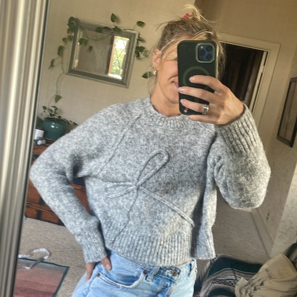 American Eagle Cozy Coquette Cropped Holiday Sweater - Picture 4 of 13